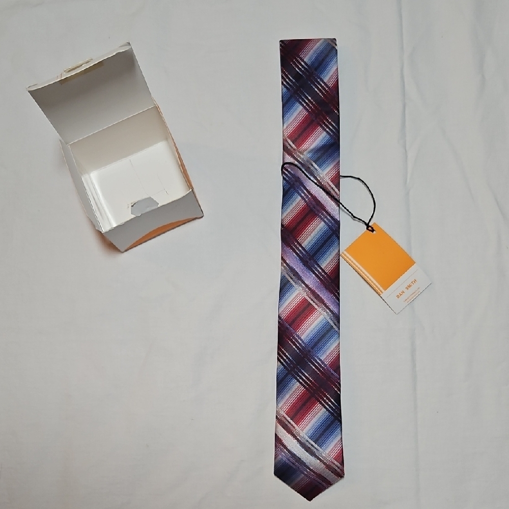 NEW Dan Smith Skinny Neck Tie in Gift Box Striped Red & Blue Navy Necktie